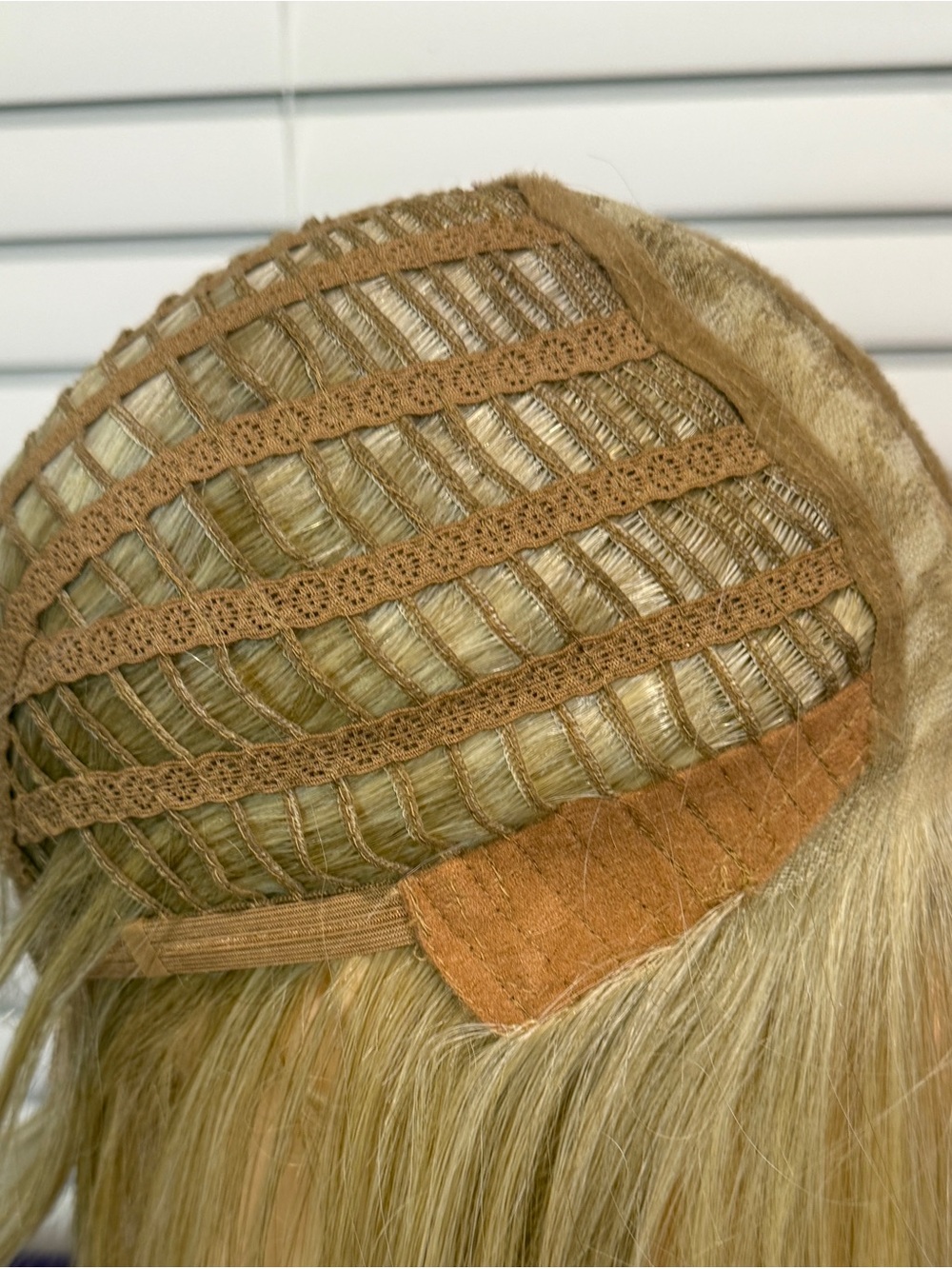 Blonde Straight Bob Wig – Creamy Blonde - Picture 5 of 6